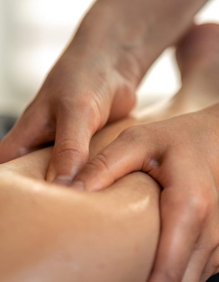 pressao-polegar-nos-pontos-de-gatilho-da-panturrilha-liberacao-gatilho-1024×683